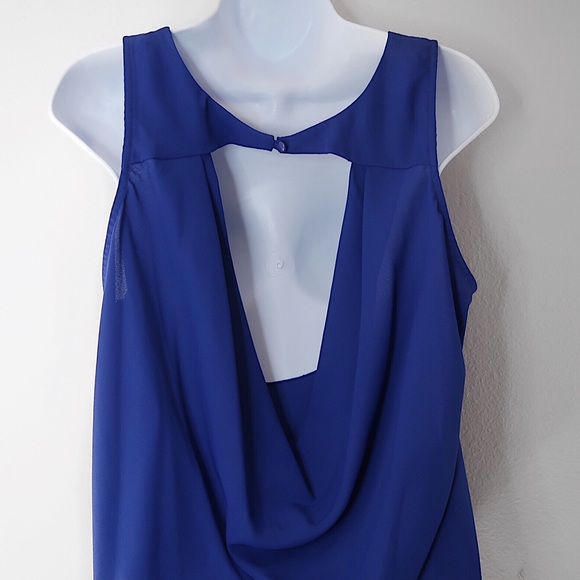 NWOT* Blue Sleeveless Blouse - Picture 2 of 5